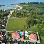 فندق Plattensee فونيارتْسفاشغ